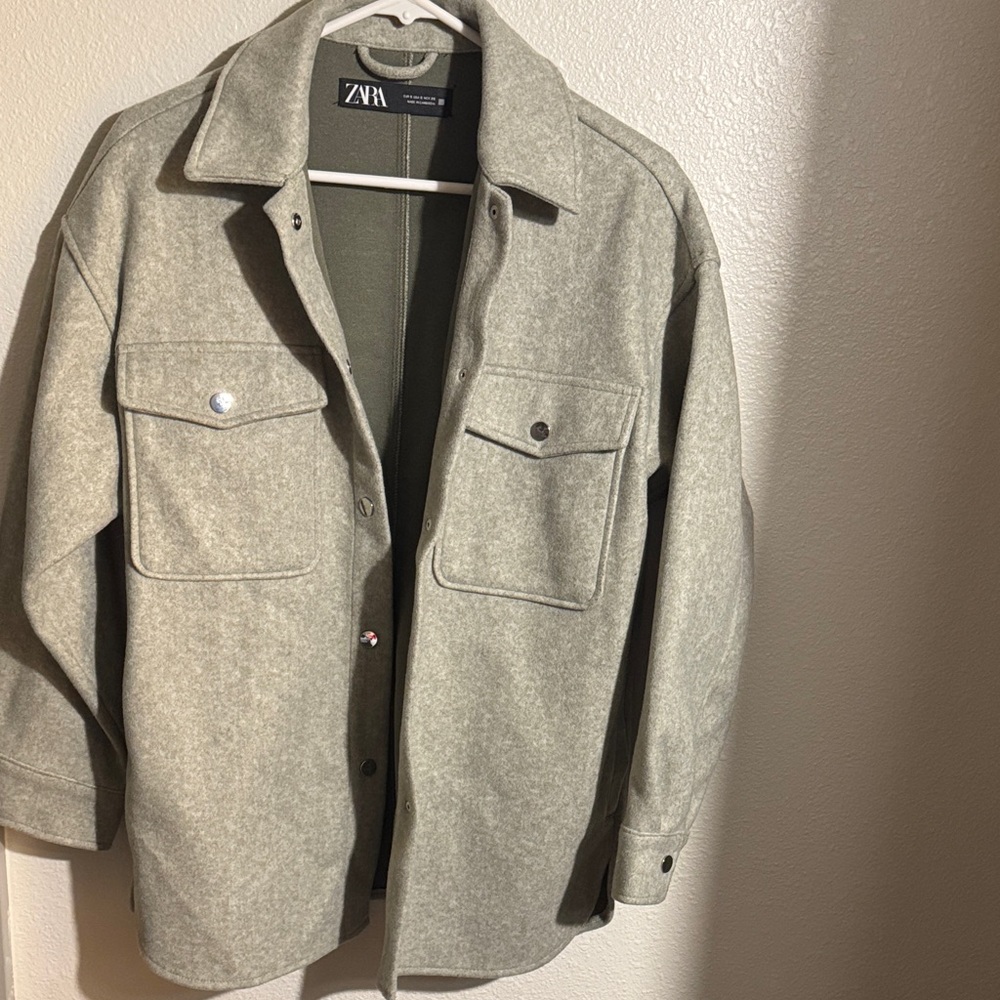 Zara Women’s Light Green Shirt Jacket